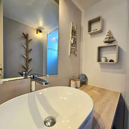 Maison Avec Acces Direct Plage, 3 Cbres Gruissan